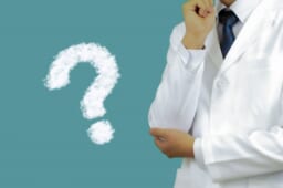 ガミースマイルに特に悩んでいなくても治したほうがいいの？